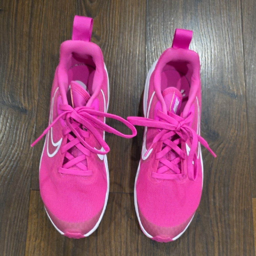 Nike Pink Sneakers Modern Comfort Mesh